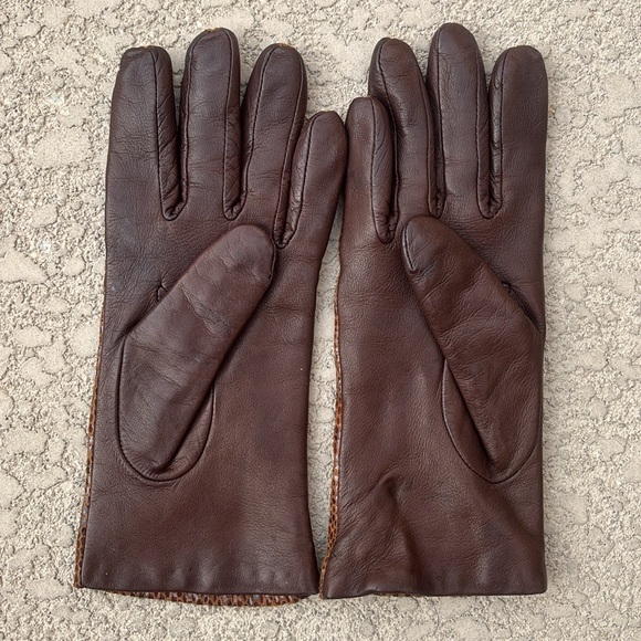 Brown Leather Women’s Gloves Snakeskin Print Cashmere Lining Italy Size 7.5 - Picture 2 of 5